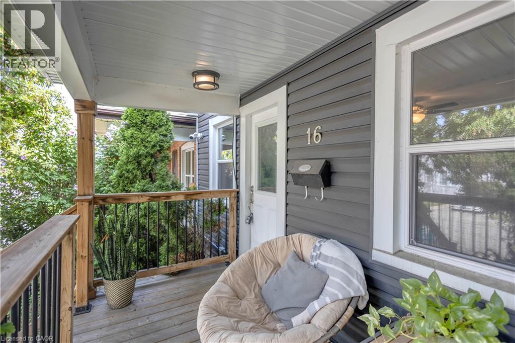 16 Wexford Avenue N, Hamilton, Ontario  L8H 4M1 - Photo 2 - 40859602