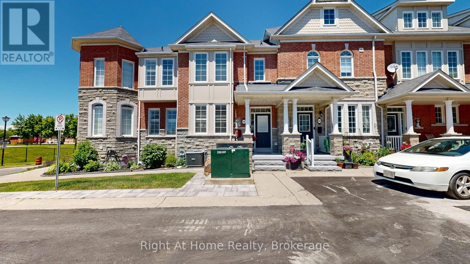 40 Torr Lane, Ajax, Ontario  L1S 7M9 - Photo 2 - E13758414