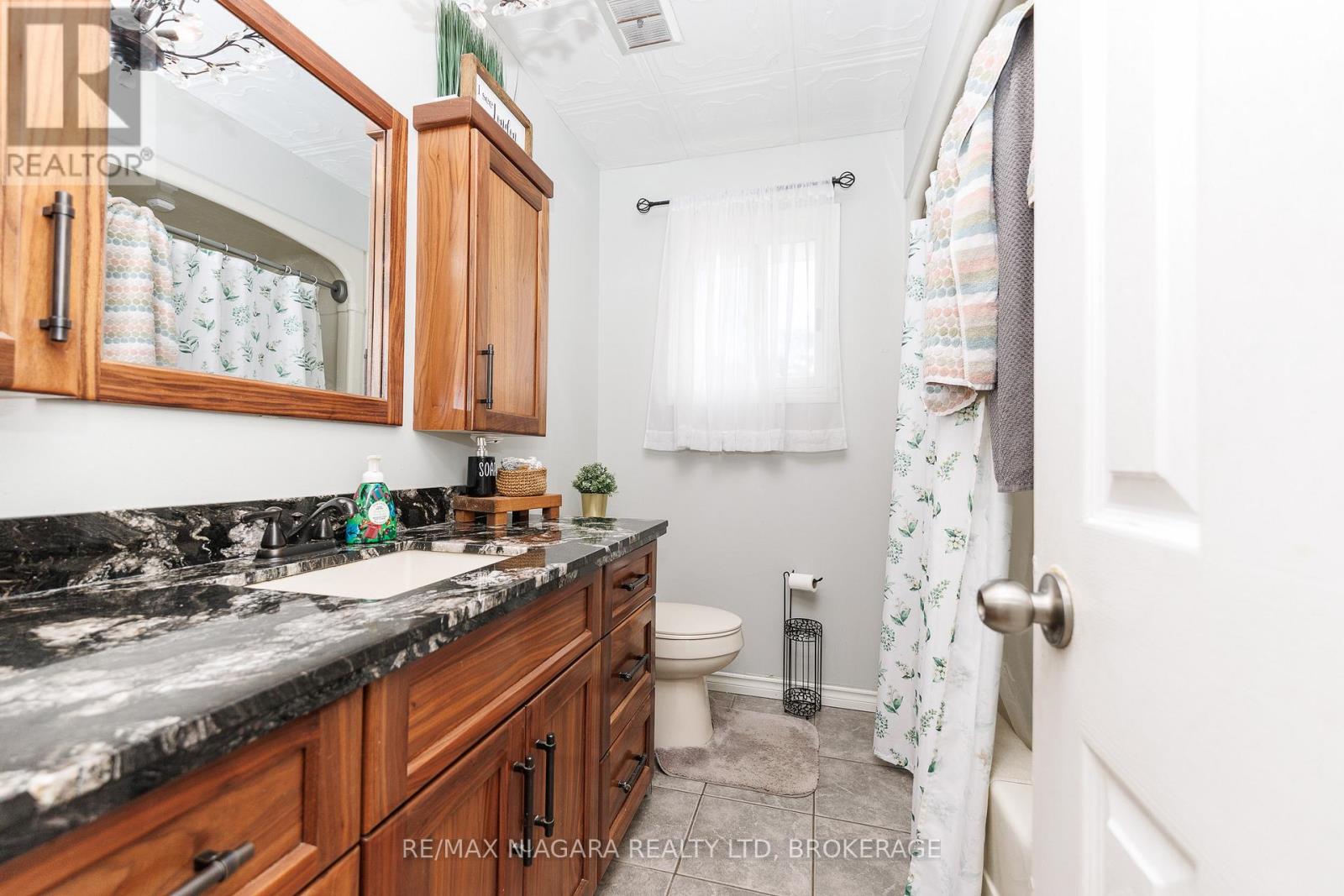 88 Pleasant Avenue N, Fort Erie, Ontario  L0S 1N0 - Photo 13 - X13758384