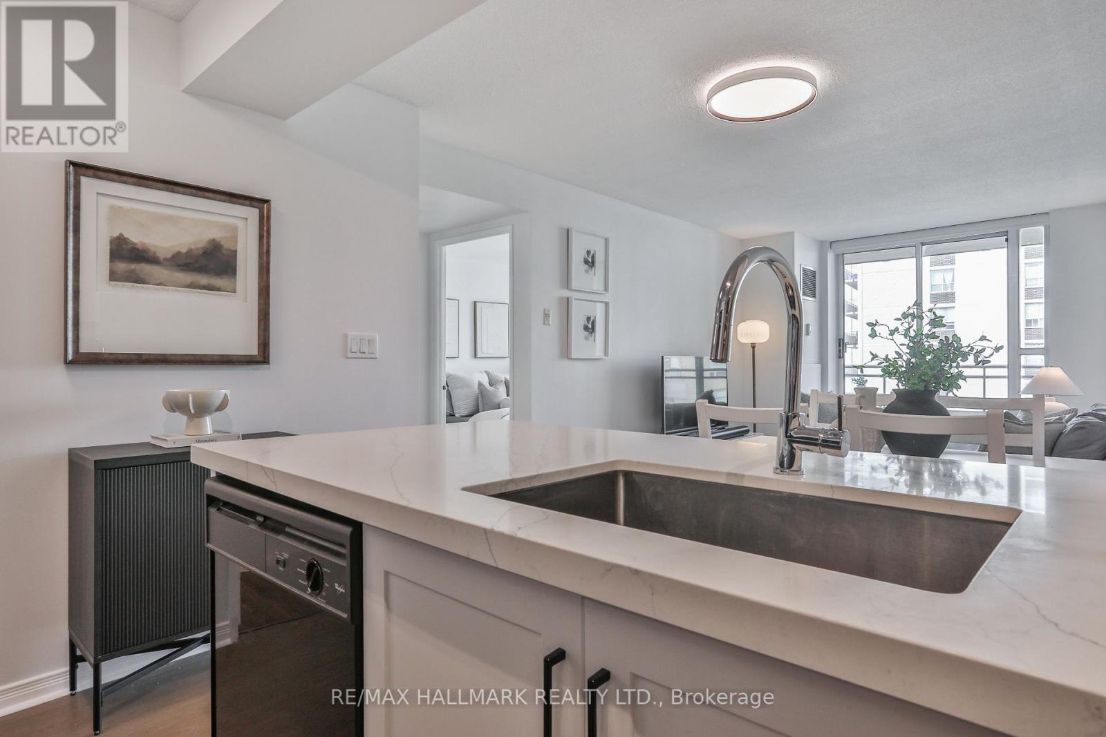 716 - 245 Davisville Avenue, Toronto, Ontario  M4S 3H4 - Photo 12 - C13758352