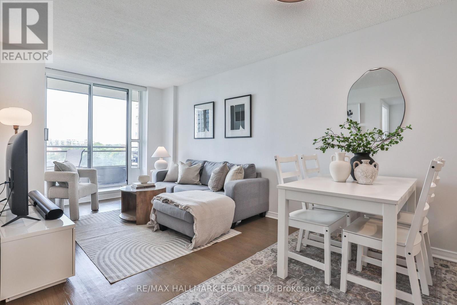 716 - 245 Davisville Avenue, Toronto, Ontario  M4S 3H4 - Photo 3 - C13758352
