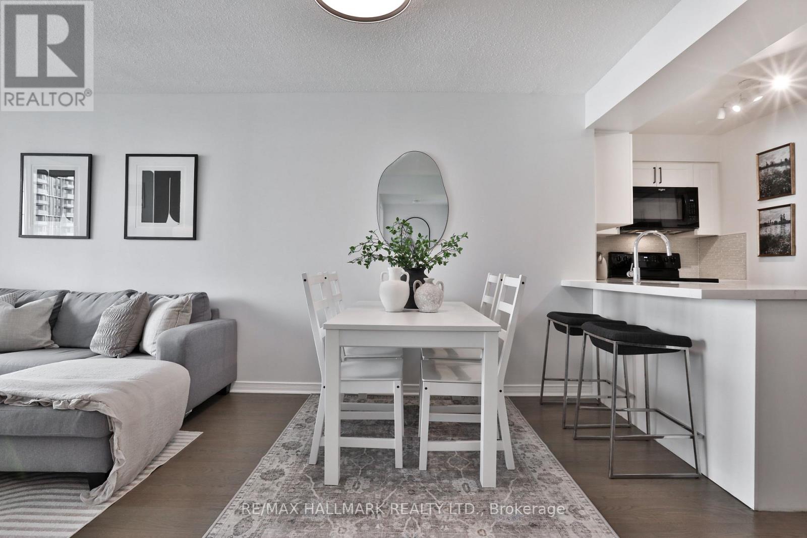 716 - 245 Davisville Avenue, Toronto, Ontario  M4S 3H4 - Photo 6 - C13758352