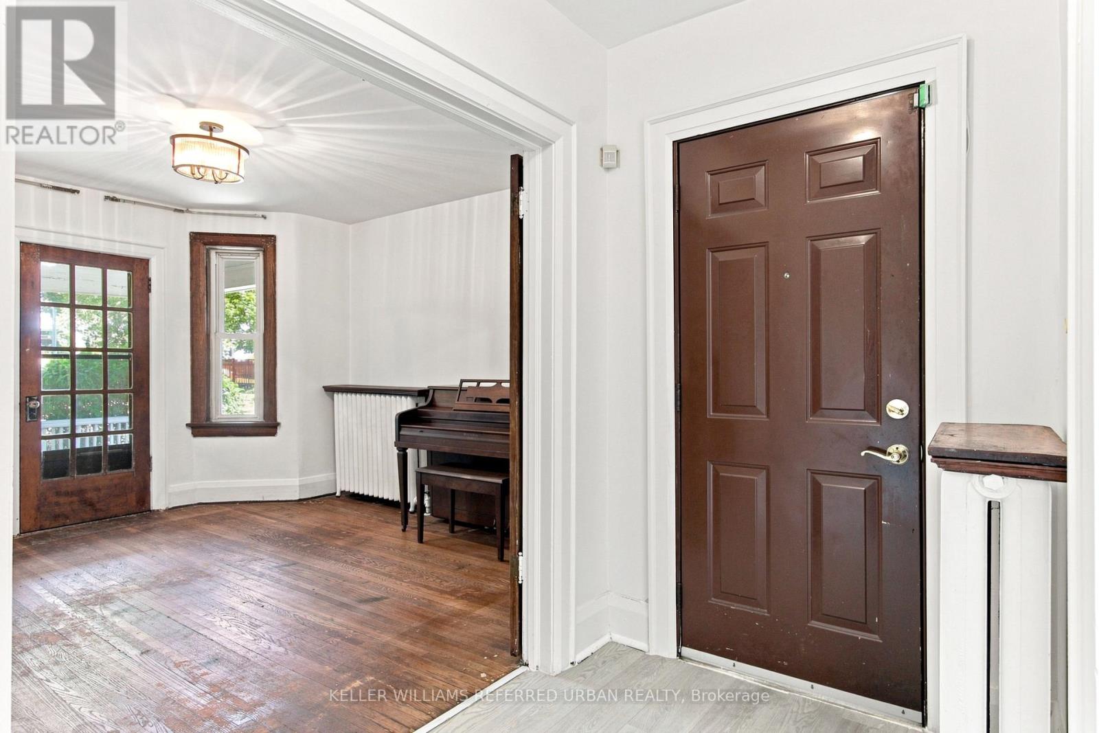 310 Vaughan Road, Toronto, Ontario  M6C 2N6 - Photo 3 - C13758356