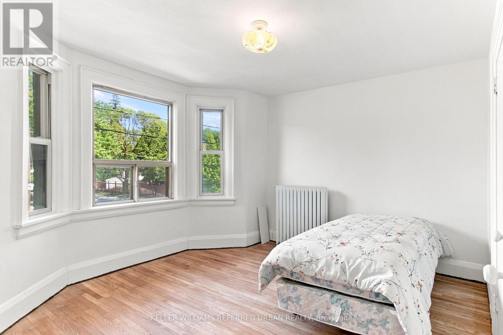 310 Vaughan Road, Toronto, Ontario  M6C 2N6 - Photo 9 - C13758356