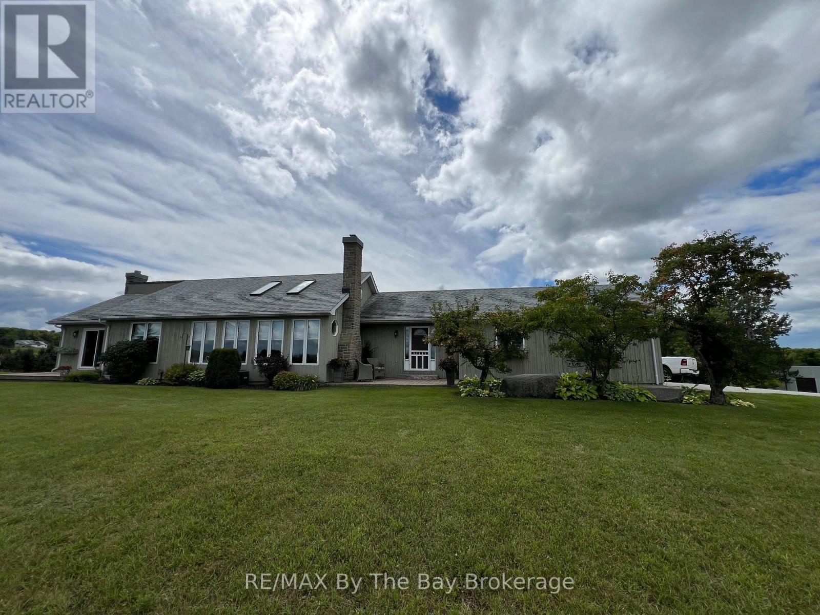 2332 Centre Line, Clearview, Ontario  L0M 1G0 - Photo 7 - S12514934
