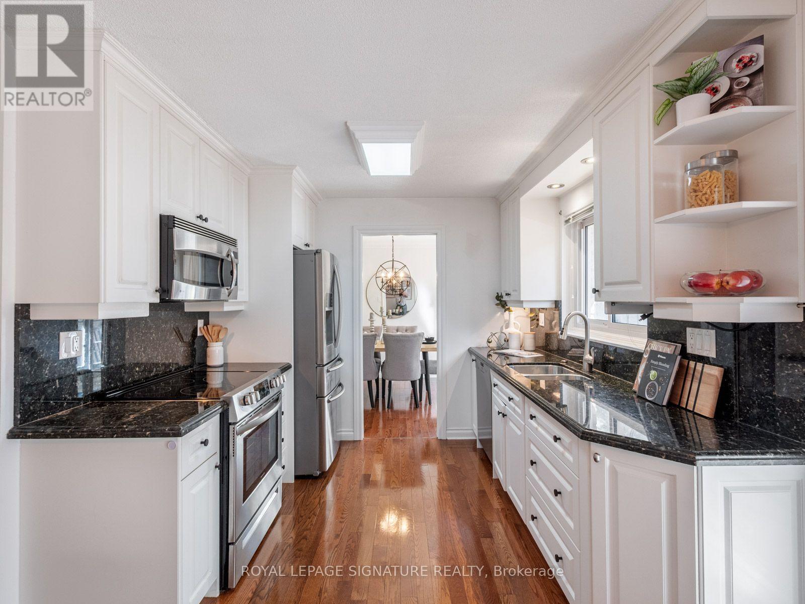 1 Rolling Meadows, Toronto, Ontario  M1C 1X8 - Photo 17 - E13758354