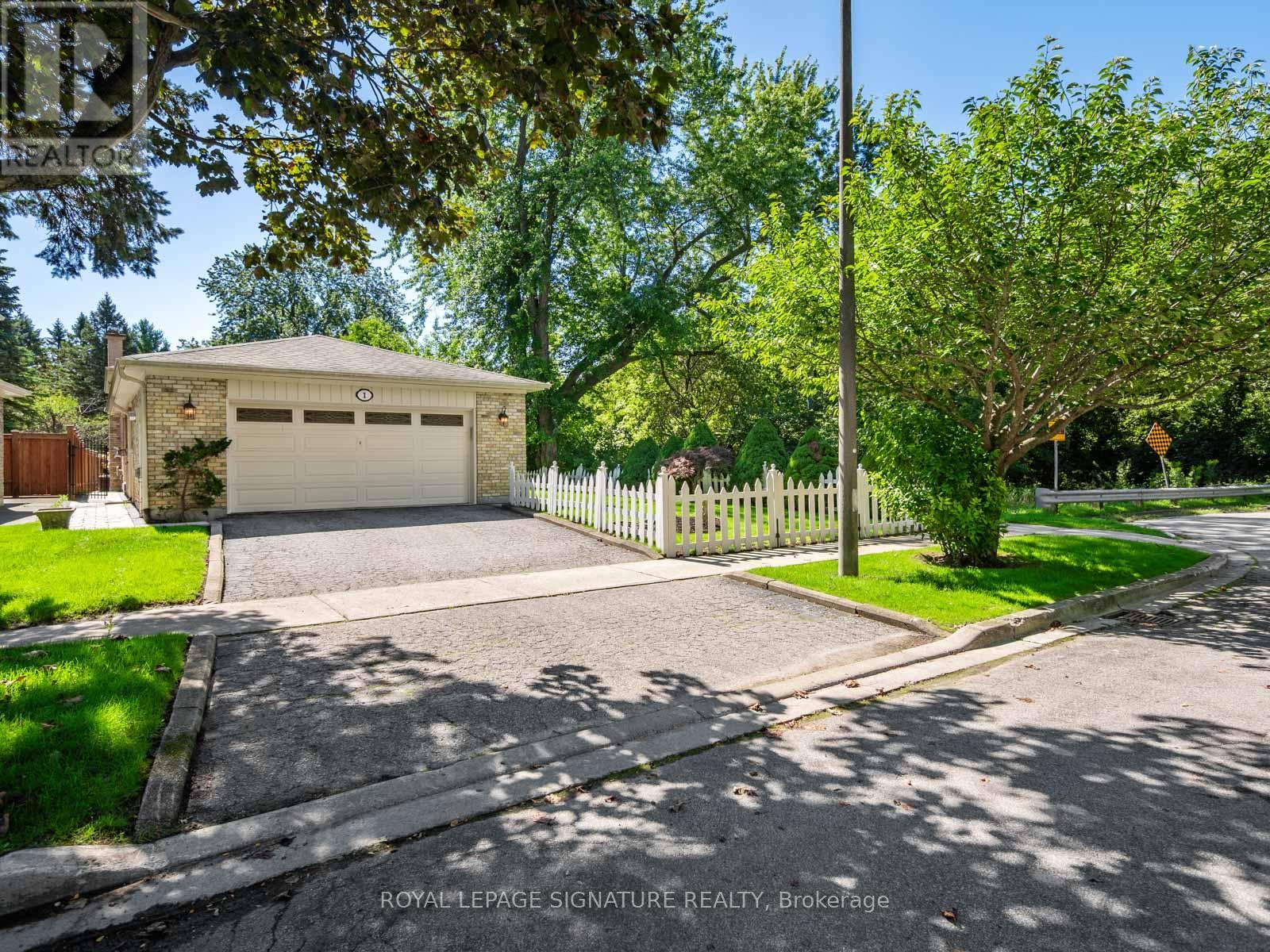 1 Rolling Meadows, Toronto, Ontario  M1C 1X8 - Photo 3 - E13758354