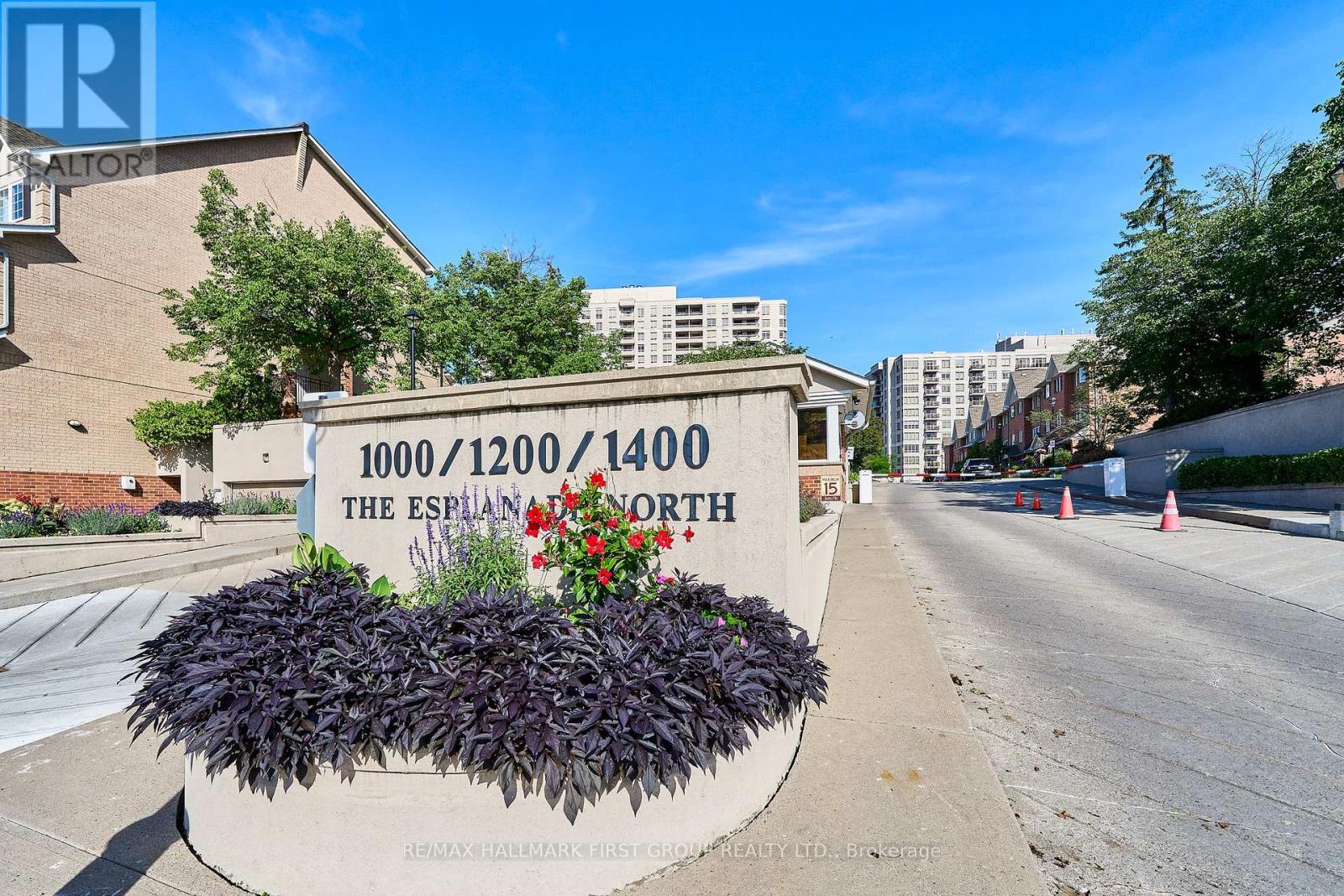 1116 - 1000 The Esplanade Road N, Pickering, Ontario  L1V 6V4 - Photo 2 - E13758372