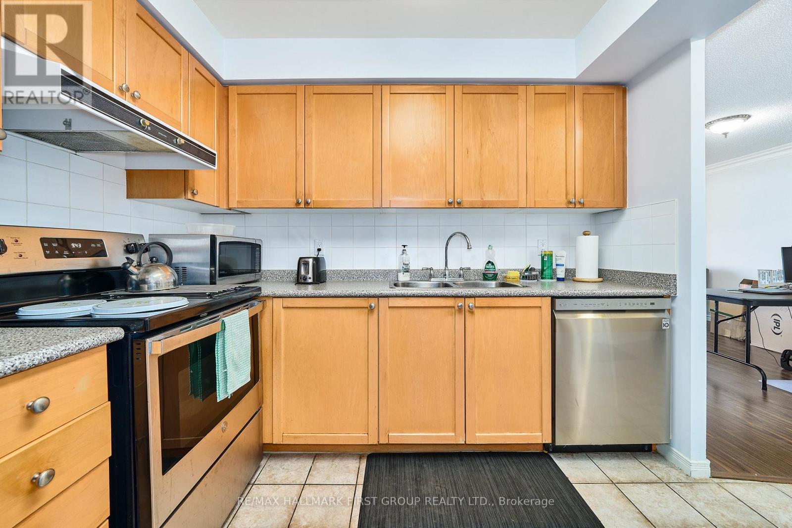 1116 - 1000 The Esplanade Road N, Pickering, Ontario  L1V 6V4 - Photo 7 - E13758372