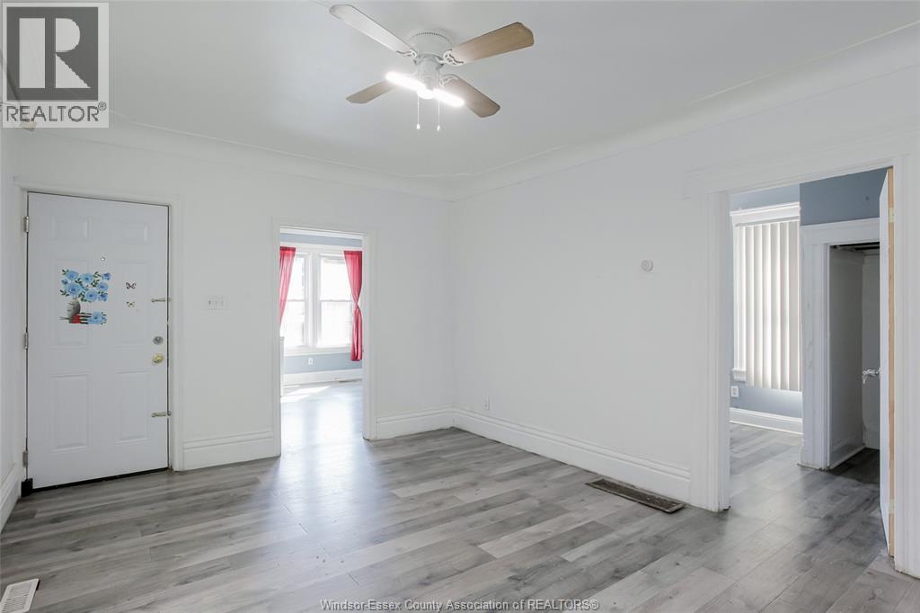 355 Bridge, Windsor, Ontario  N9B 2M3 - Photo 4 - 26021927