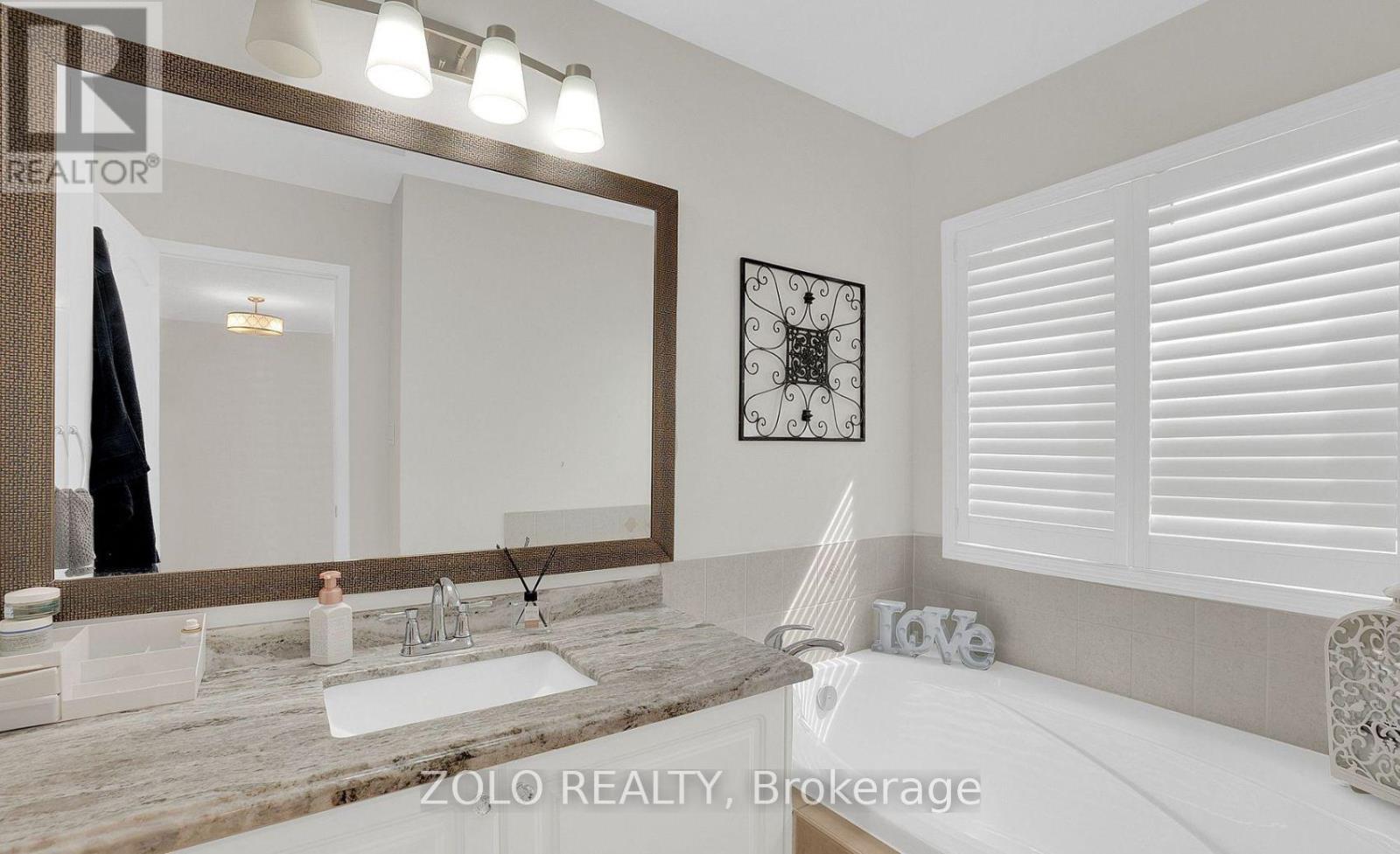 33 Walkview Crescent, Richmond Hill, Ontario  L4E 4H5 - Photo 15 - N13758348