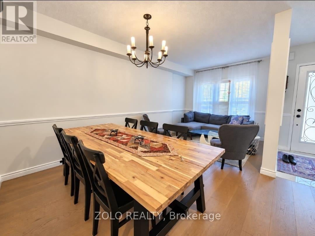 33 Walkview Crescent, Richmond Hill, Ontario  L4E 4H5 - Photo 2 - N13758348