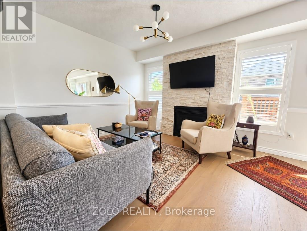 33 Walkview Crescent, Richmond Hill, Ontario  L4E 4H5 - Photo 5 - N13758348