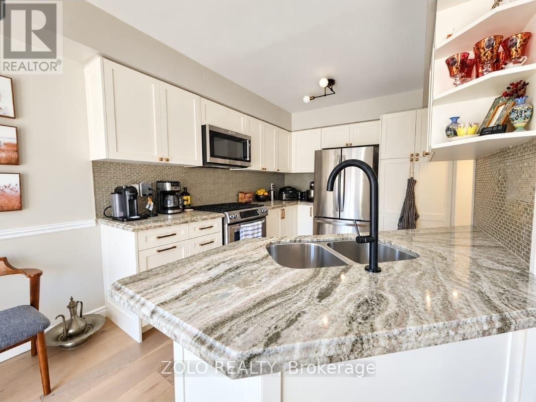 33 Walkview Crescent, Richmond Hill, Ontario  L4E 4H5 - Photo 8 - N13758348