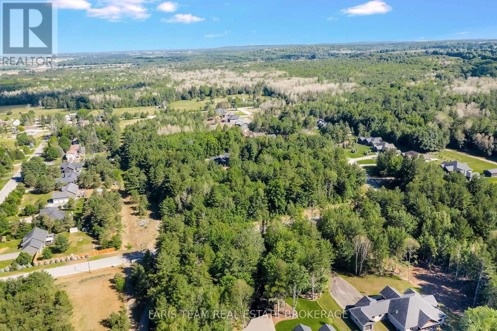 37 Marni Lane, Springwater, Ontario  L0L 2K0 - Photo 2 - S13758350