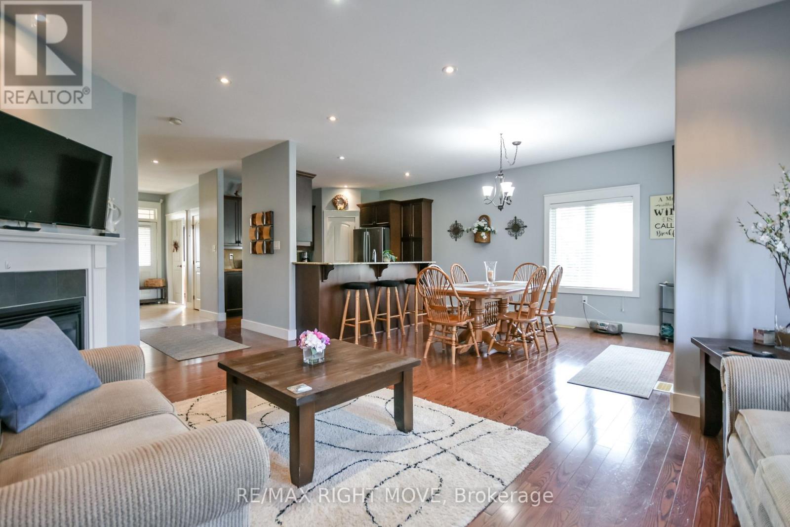 3938 Wood Avenue, Severn (West Shore), Ontario  L3V 0Y9 - Photo 15 - S13758358