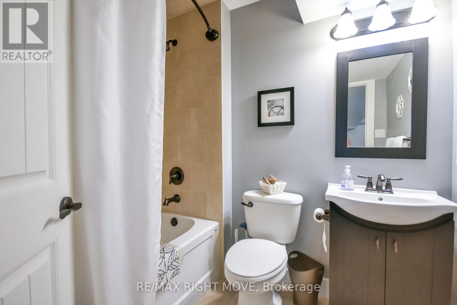 3938 Wood Avenue, Severn (West Shore), Ontario  L3V 0Y9 - Photo 33 - S13758358