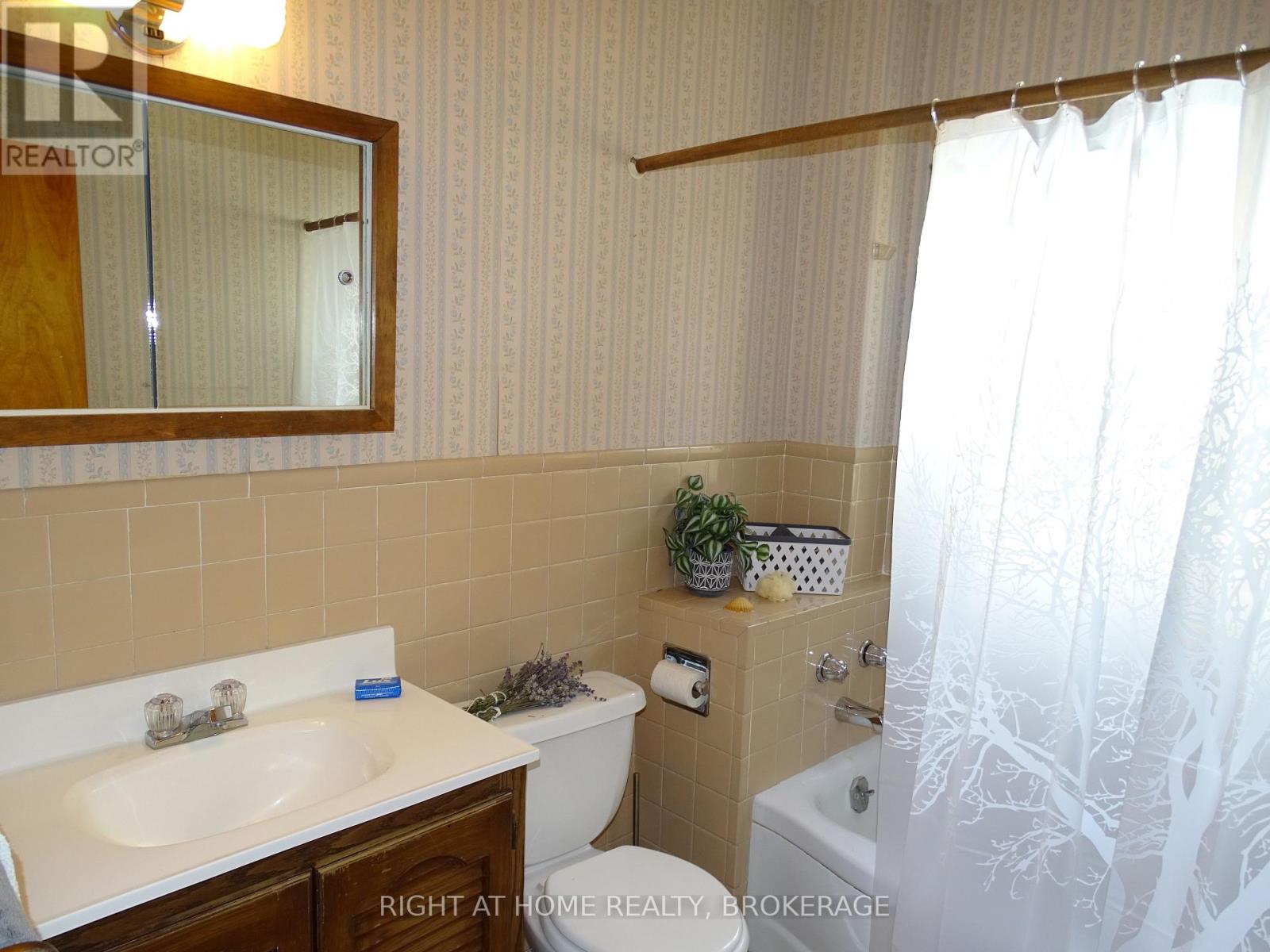 31 Stuart Avenue, St. Catharines, Ontario  L2R 1M8 - Photo 39 - X13752872