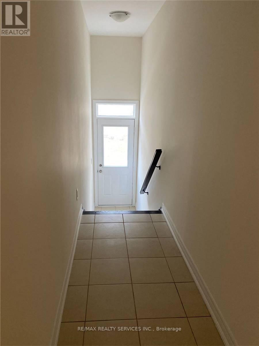 43 Hogan Manor Drive, Brampton, Ontario  L7A 4V3 - Photo 16 - W13758374