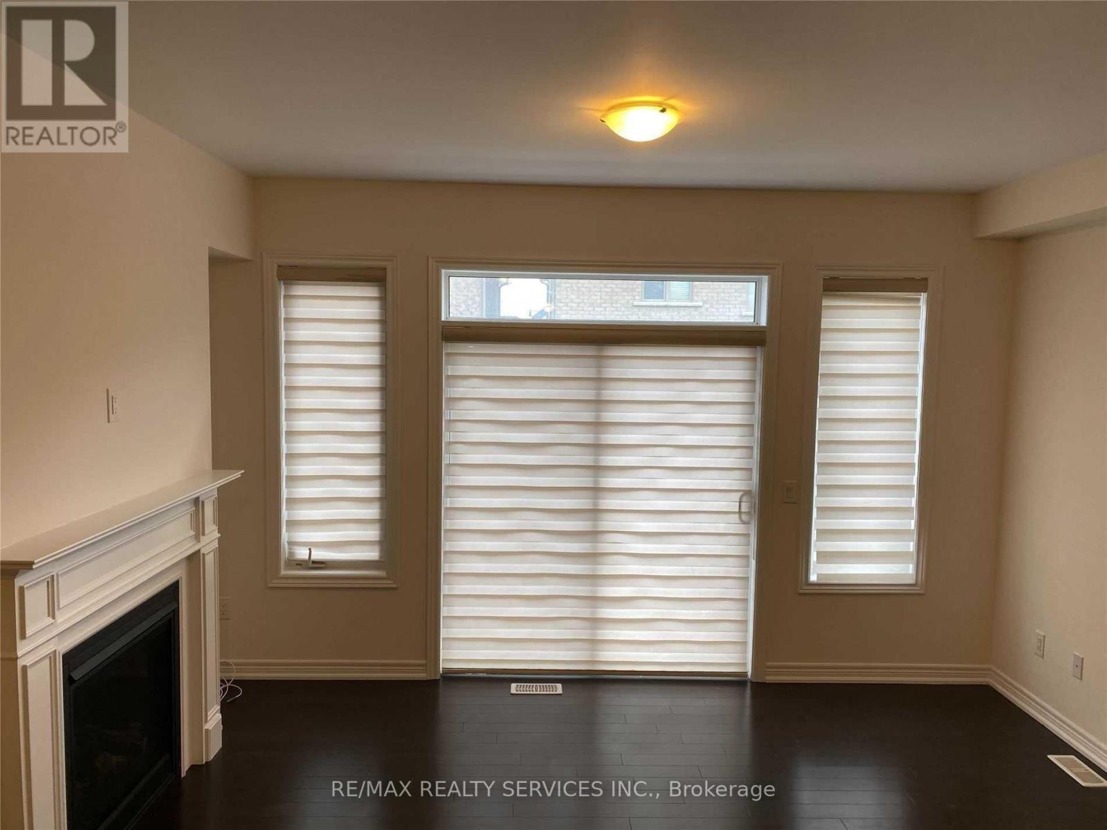 43 Hogan Manor Drive, Brampton, Ontario  L7A 4V3 - Photo 7 - W13758374
