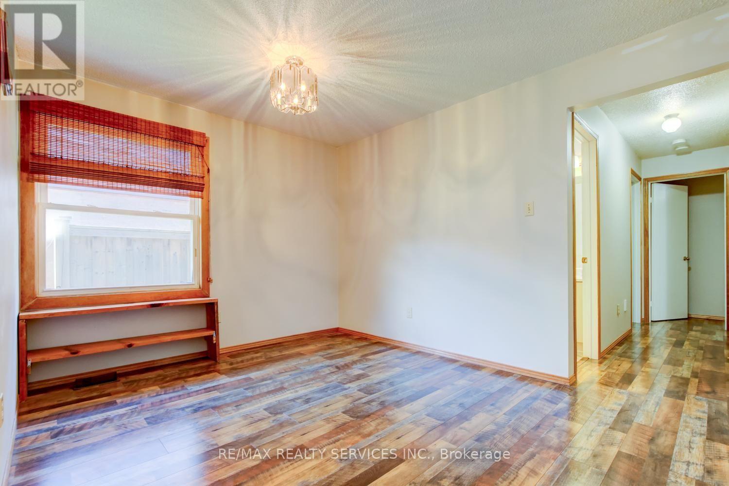 41 Greenleaf Crescent, Brampton, Ontario  L6X 2V5 - Photo 7 - W13758378