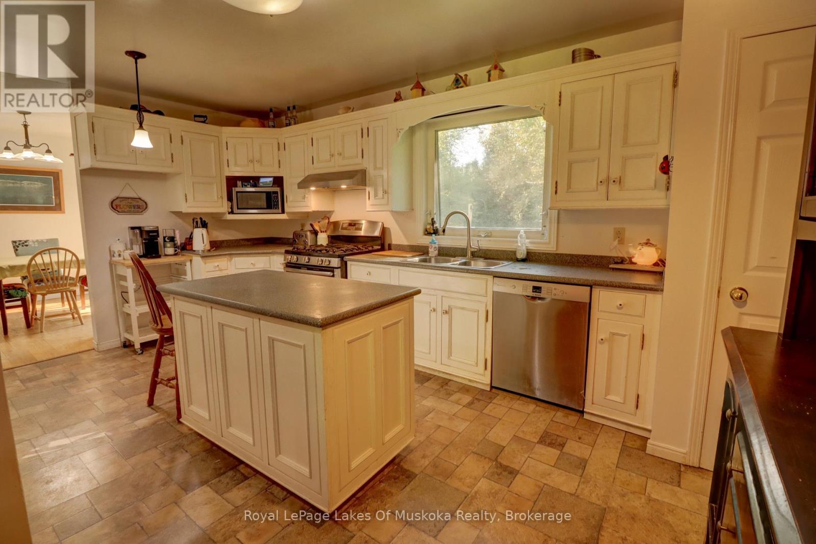 911 Deer Lake Road, Huntsville, Ontario  P0B 1L0 - Photo 4 - X13758380