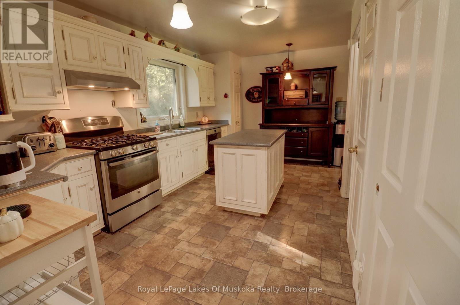911 Deer Lake Road, Huntsville, Ontario  P0B 1L0 - Photo 5 - X13758380