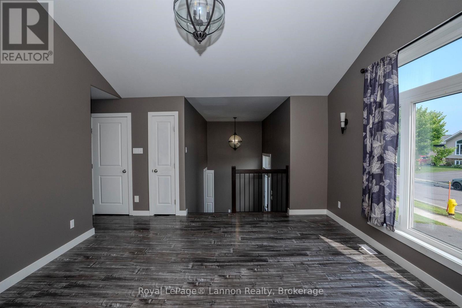 461 Longbow Street, Thunder Bay, Ontario  P7G 0A5 - Photo 6 - X13585438