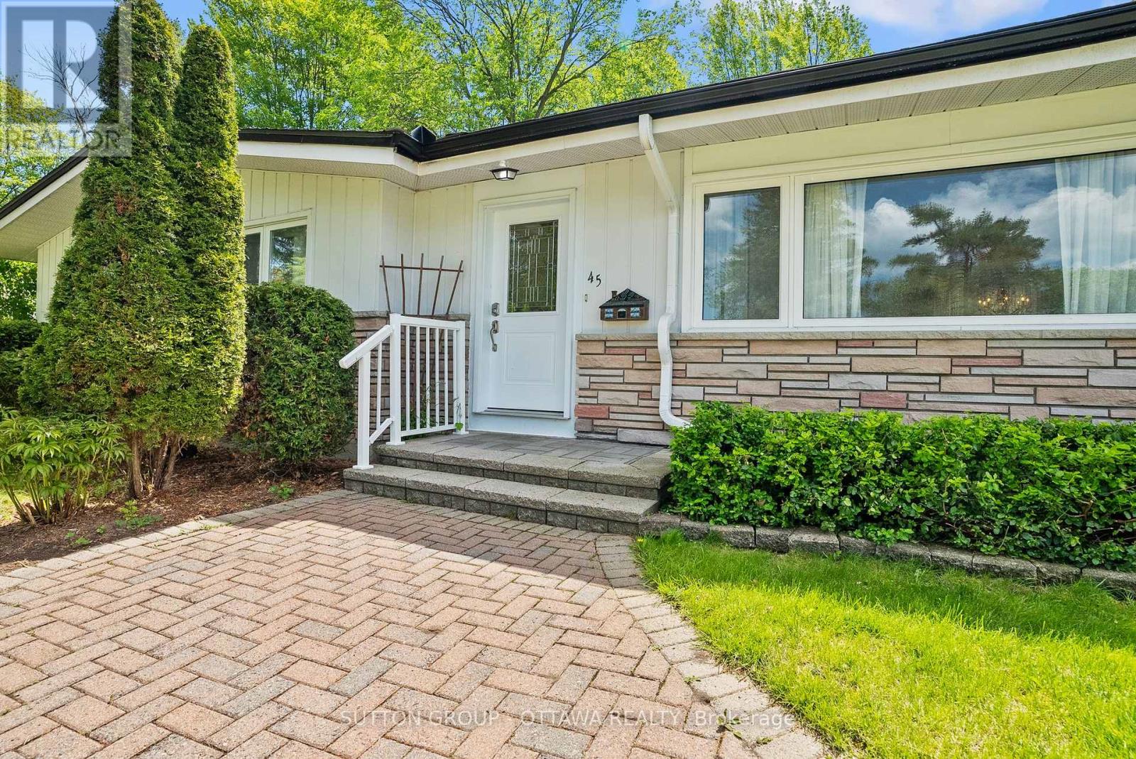 45 Larkspur Drive, Ottawa, Ontario  K2H 6K8 - Photo 3 - X13758522