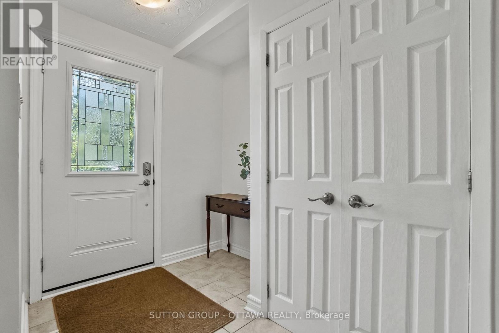45 Larkspur Drive, Ottawa, Ontario  K2H 6K8 - Photo 4 - X13758522