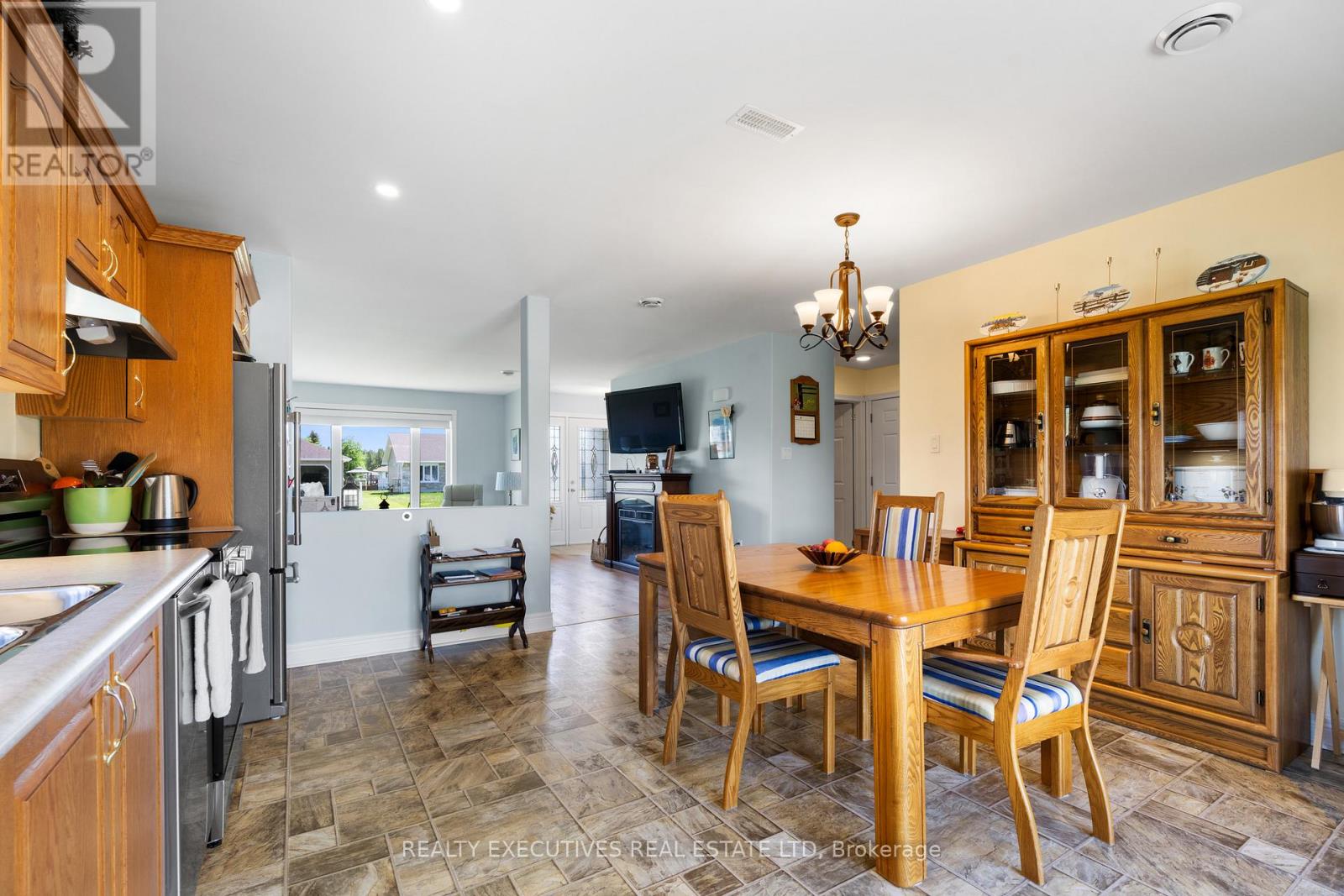 10727 West End Terrace, South Dundas, Ontario  K0E 1K0 - Photo 10 - X13758470