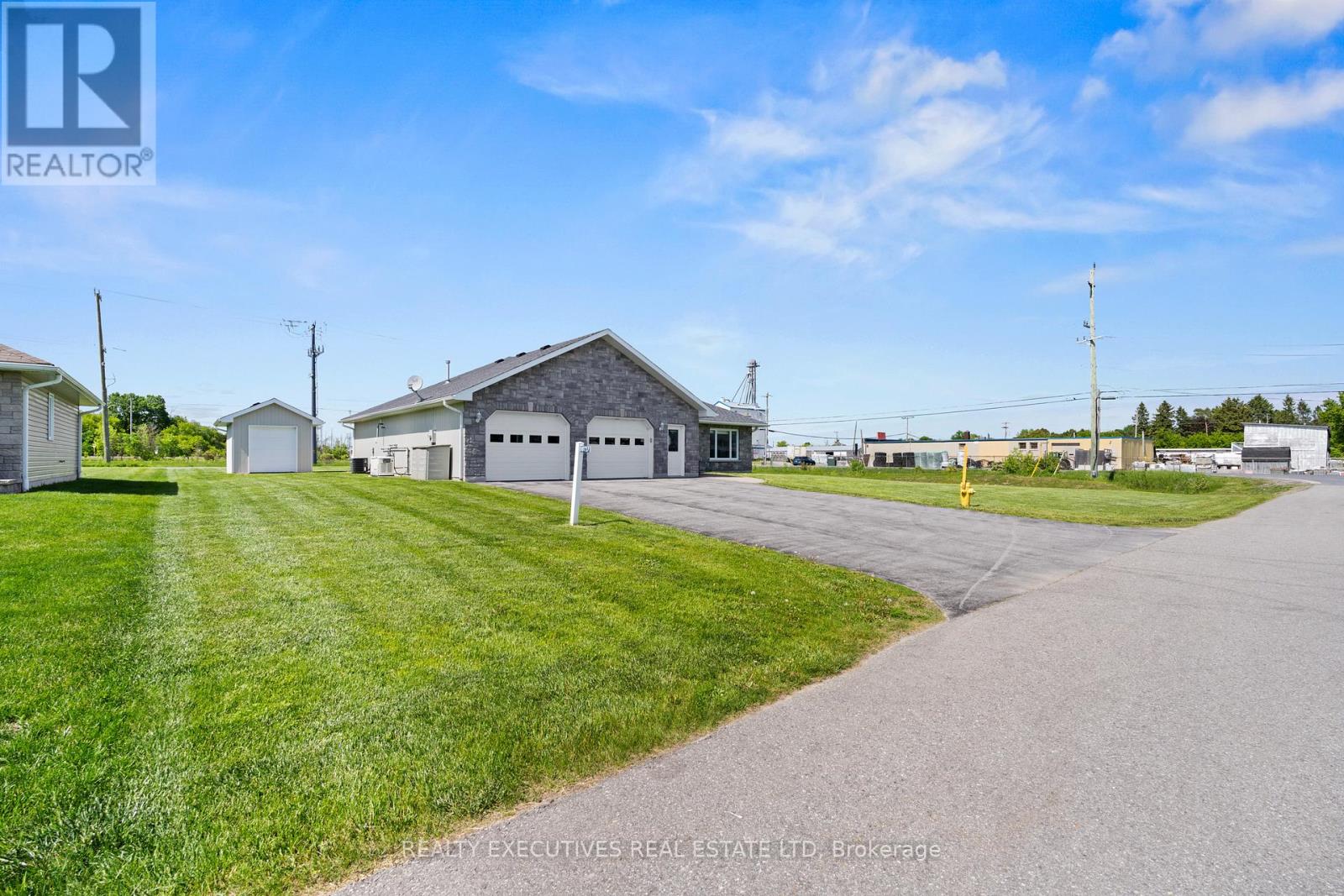 10727 West End Terrace, South Dundas, Ontario  K0E 1K0 - Photo 20 - X13758470