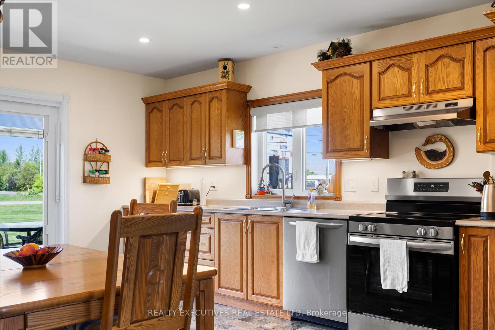 10727 West End Terrace, South Dundas, Ontario  K0E 1K0 - Photo 7 - X13758470