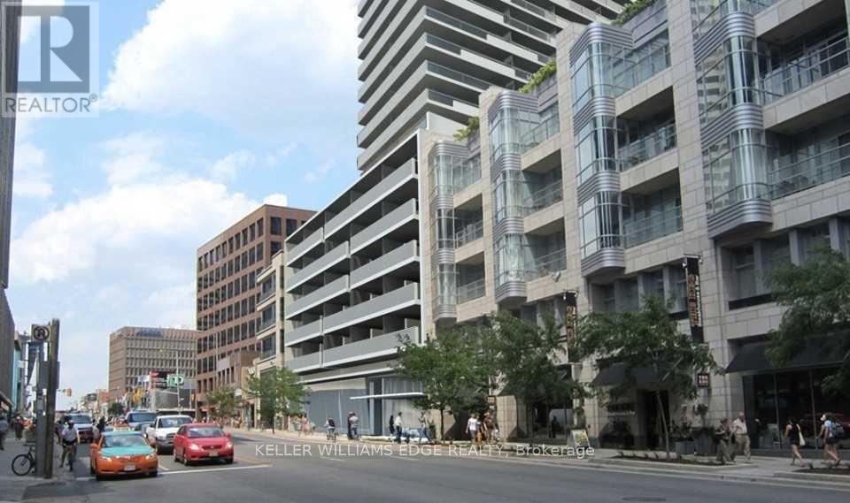 809 - 2221 YONGE STREET, Toronto, Ontario