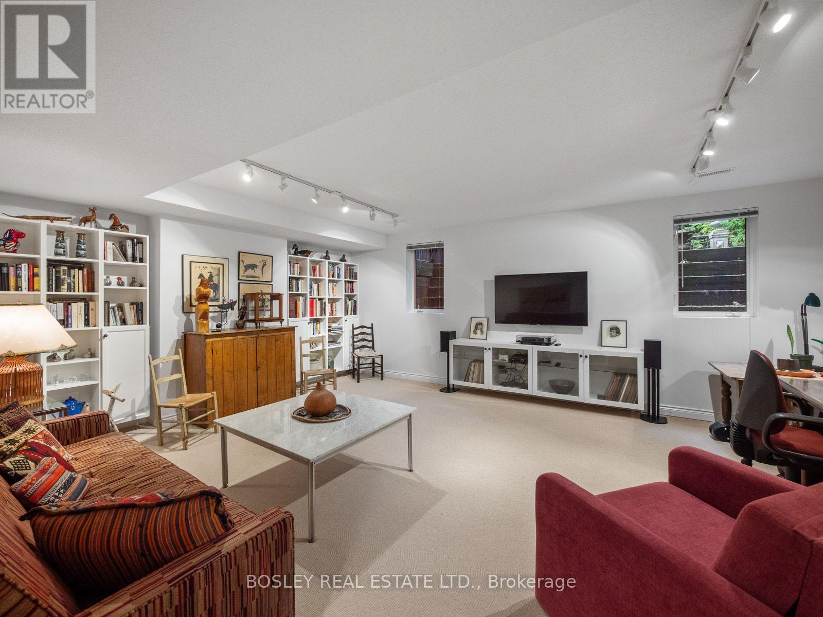 10 De Savery Crescent, Toronto, Ontario  M4S 2L2 - Photo 39 - C13758554