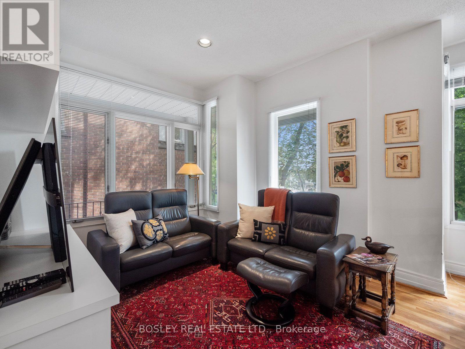 10 De Savery Crescent, Toronto, Ontario  M4S 2L2 - Photo 8 - C13758554