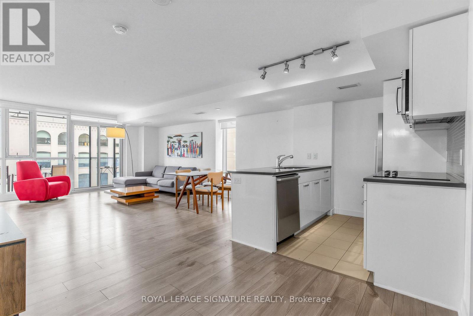 414 - 295 Adelaide Street W, Toronto, Ontario  M5V 0L4 - Photo 2 - C13758596