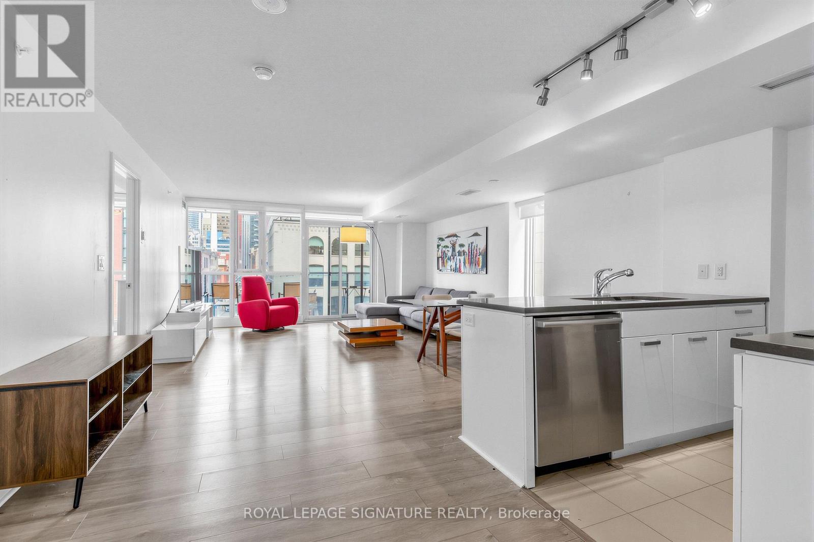 414 - 295 Adelaide Street W, Toronto, Ontario  M5V 0L4 - Photo 3 - C13758596