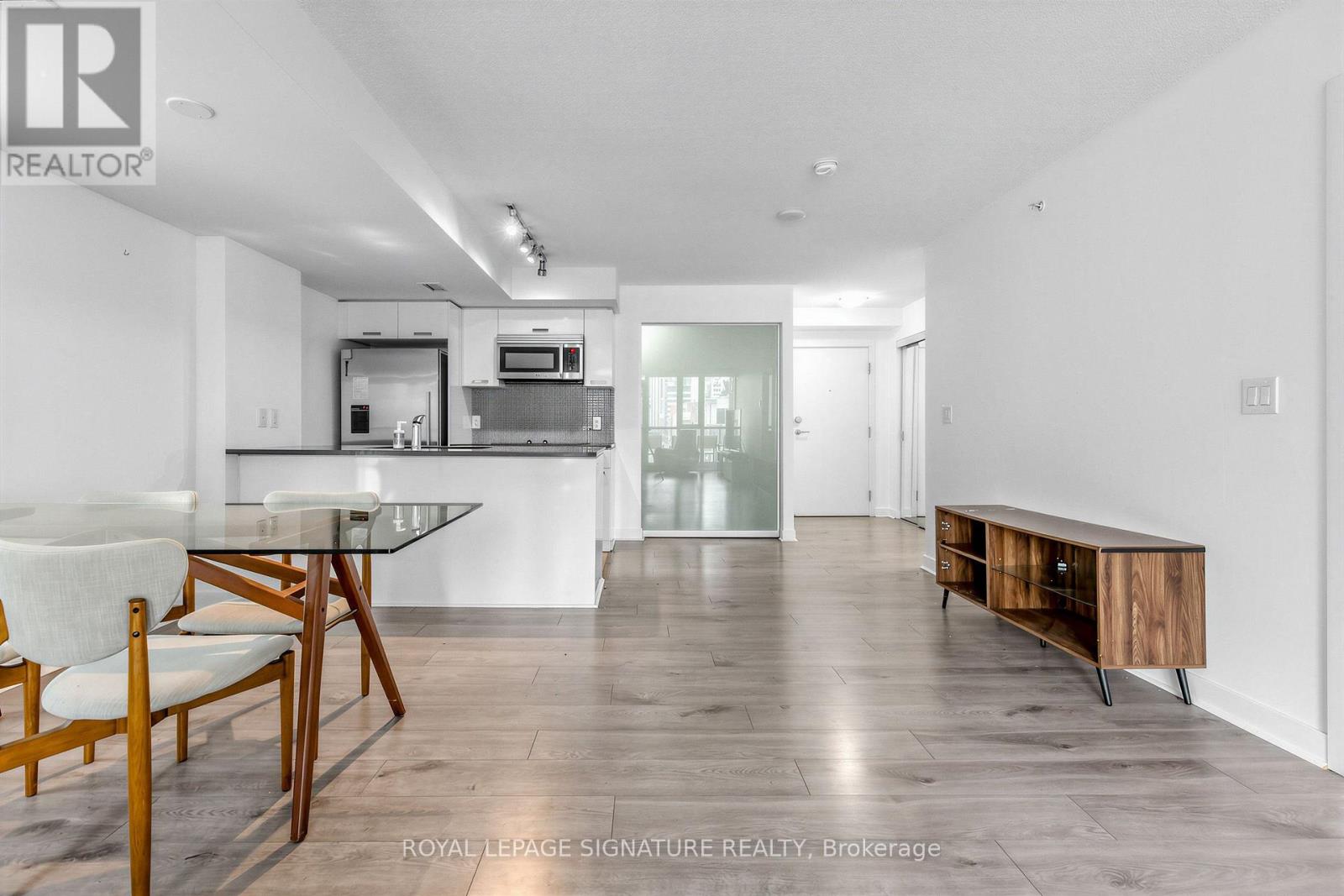 414 - 295 Adelaide Street W, Toronto, Ontario  M5V 0L4 - Photo 8 - C13758596