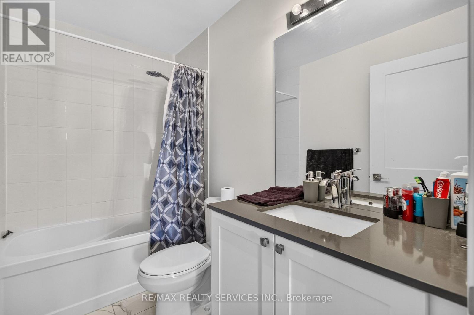 129 - 50 Lakebreeze Drive, Clarington, Ontario  L1B 0V9 - Photo 24 - E13758440