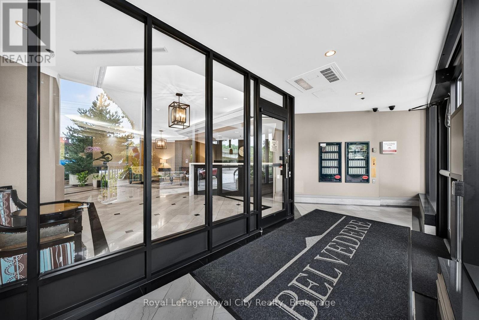 403 - 1 Belvedere Court, Brampton (Downtown Brampton), Ontario  L6V 4M6 - Photo 3 - W13758454