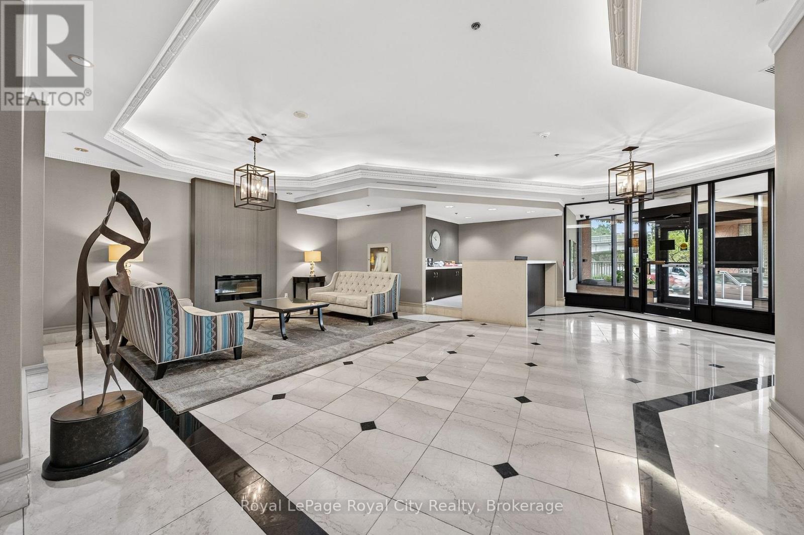 403 - 1 Belvedere Court, Brampton (Downtown Brampton), Ontario  L6V 4M6 - Photo 4 - W13758454