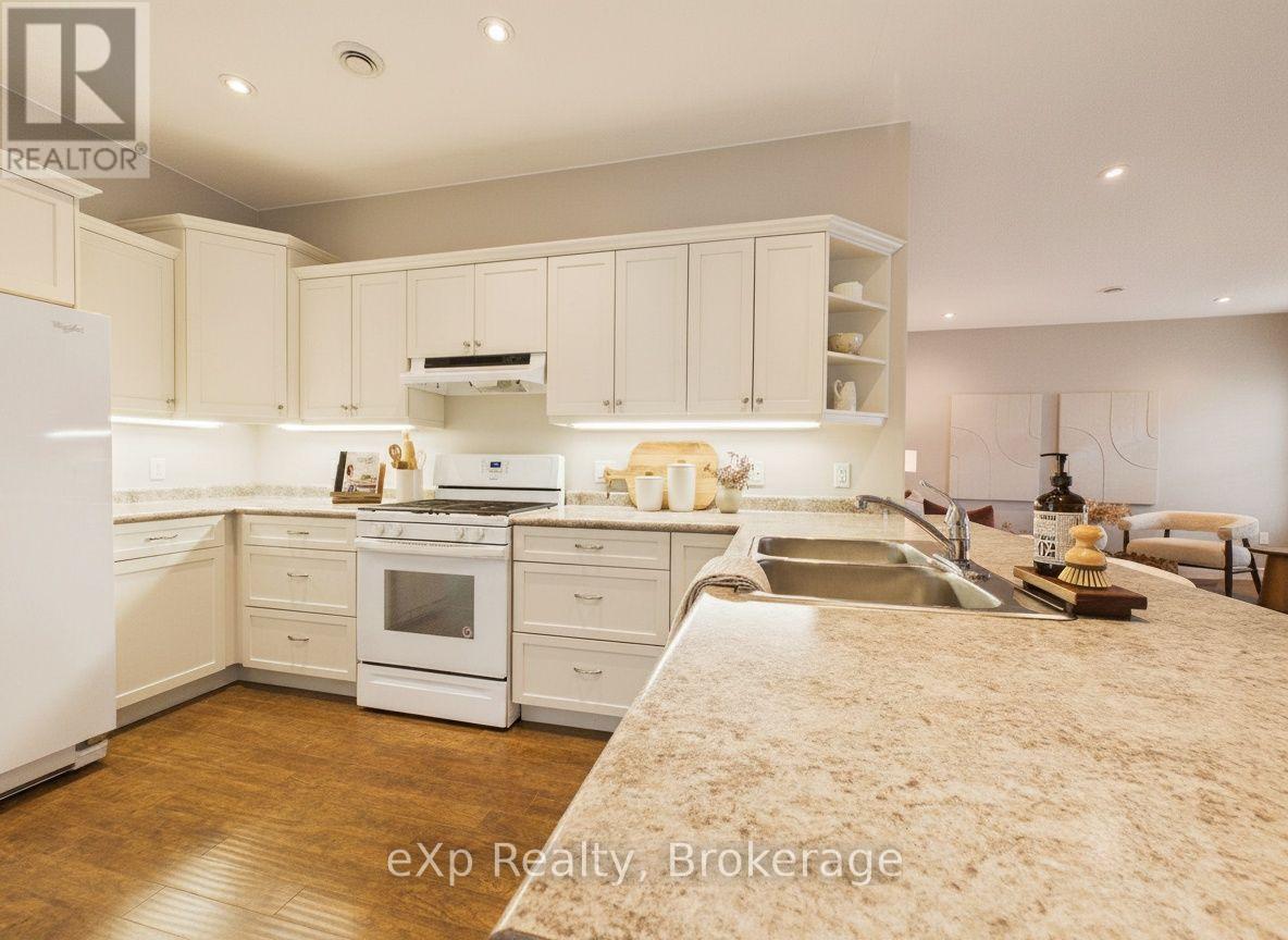 Unit 20 - 246 Grey Street E, Saugeen Shores, Ontario  N0H 2L0 - Photo 9 - X13758444