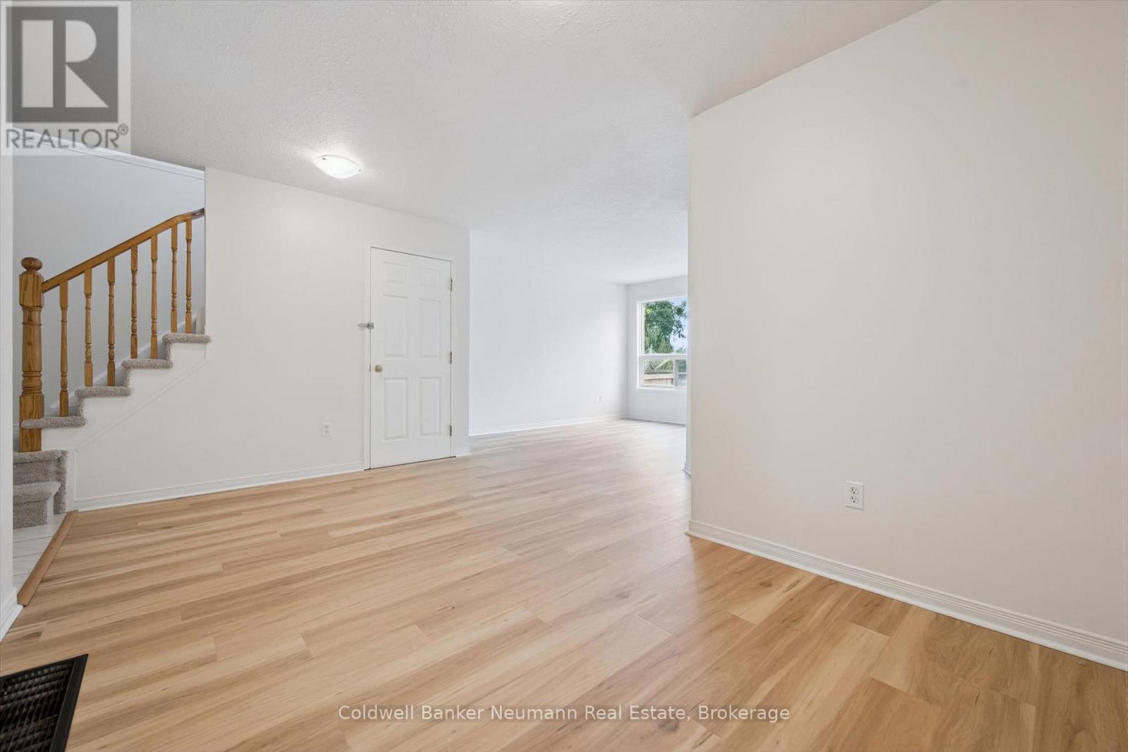 24 Lee Street, Guelph (Grange Road), Ontario  N1E 7H1 - Photo 11 - X13758476