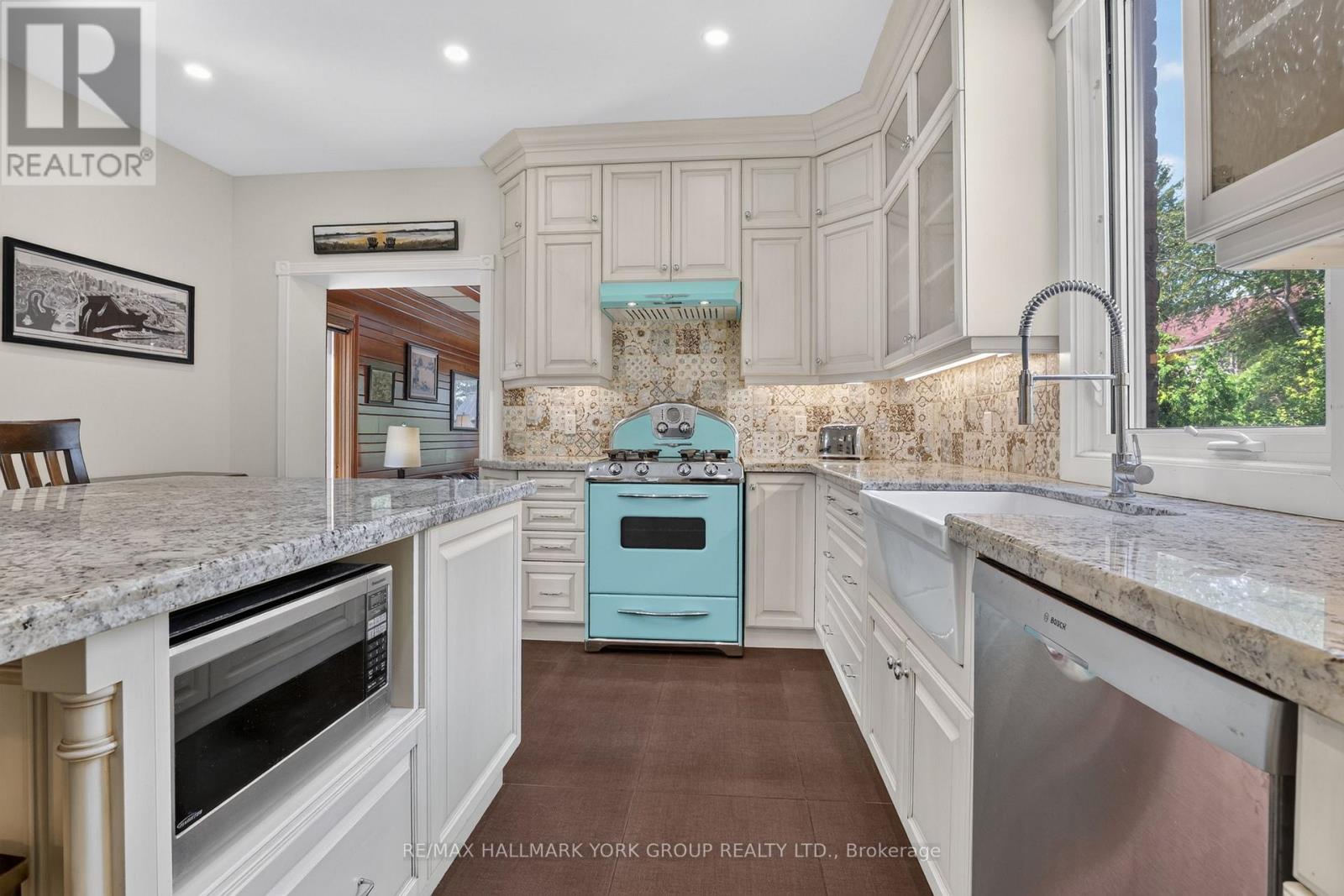 150 Lorne Avenue, Newmarket, Ontario  L3Y 4J7 - Photo 10 - N13758492