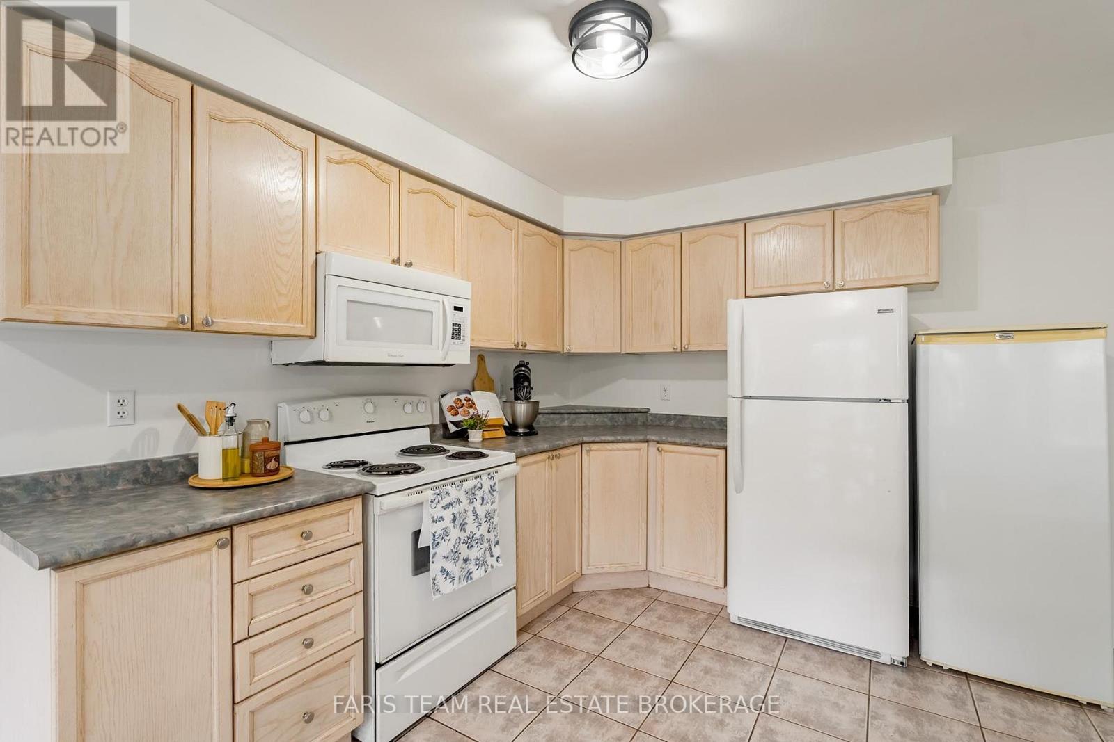 28 Mccurdy Drive, New Tecumseth (Tottenham), Ontario  L0G 1W0 - Photo 6 - N13758506