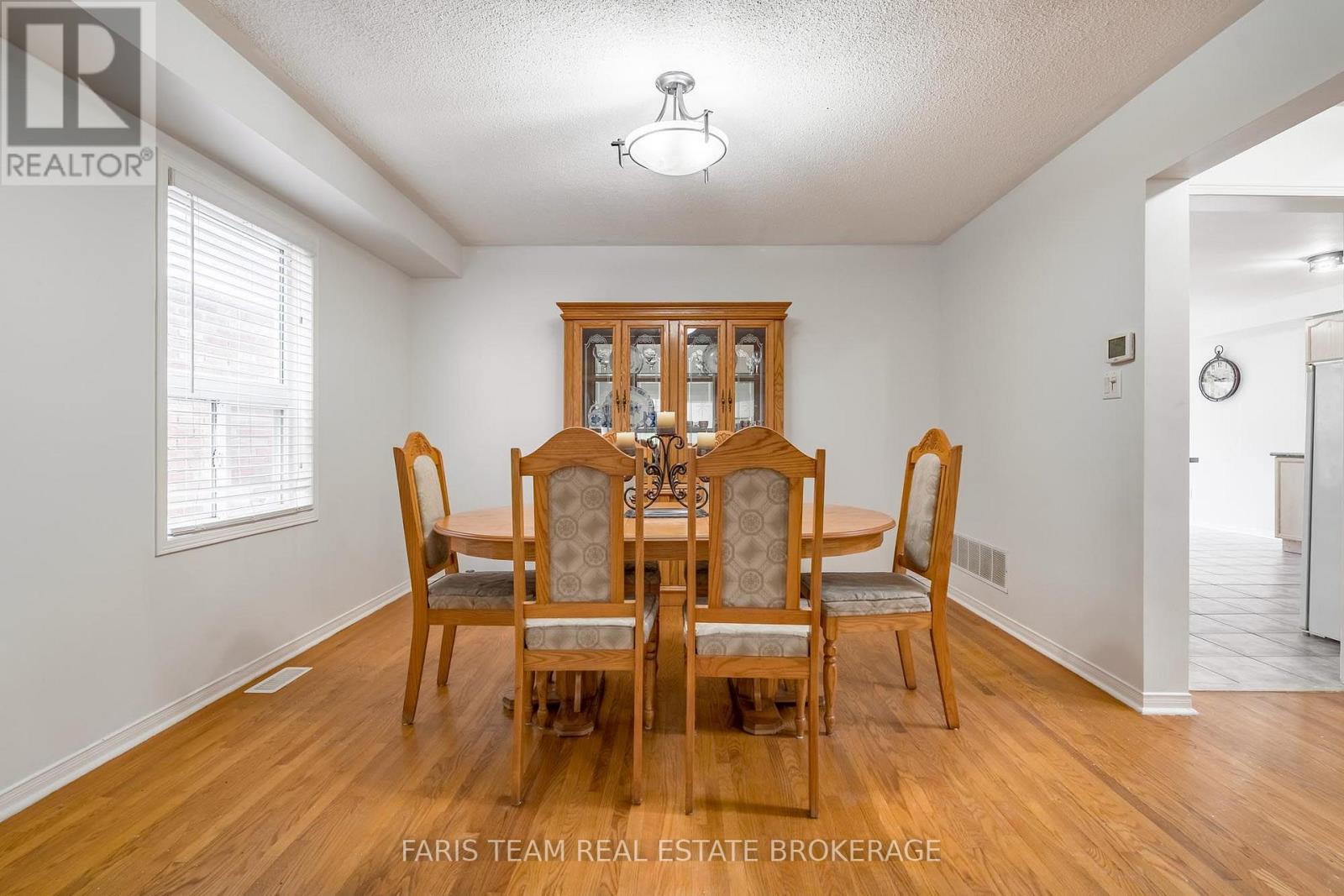 28 Mccurdy Drive, New Tecumseth (Tottenham), Ontario  L0G 1W0 - Photo 8 - N13758506