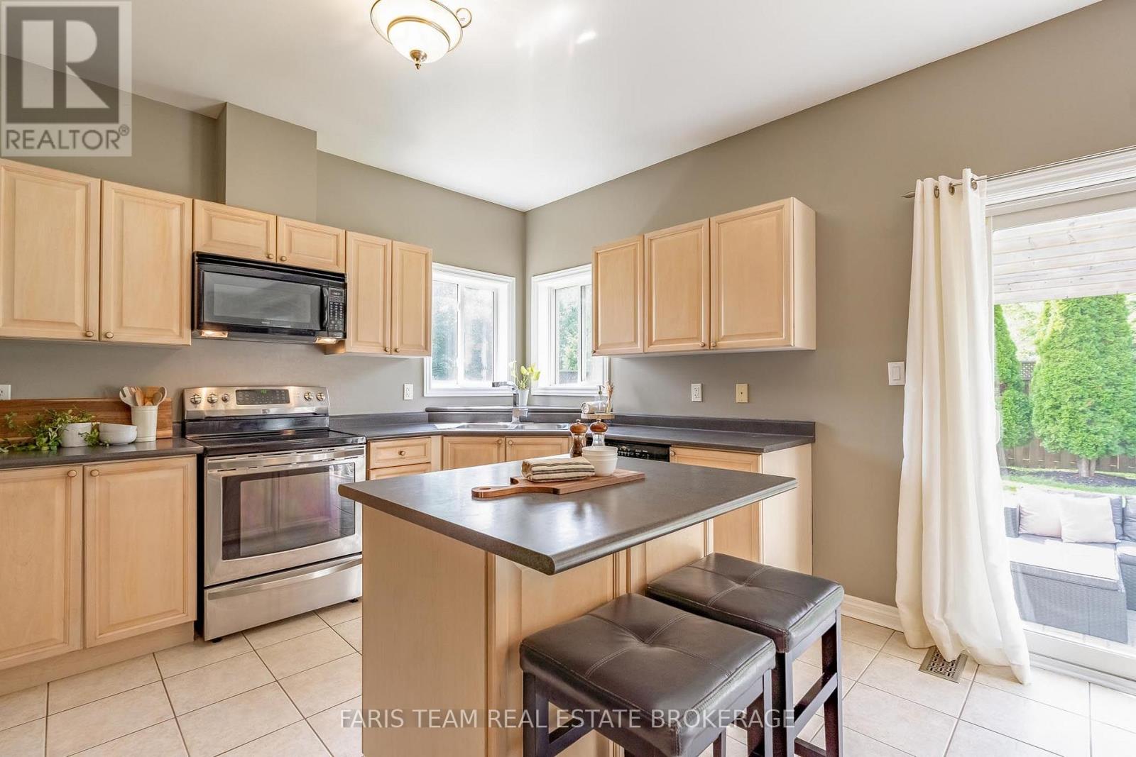 24 Pepin Court, Barrie (Innis-Shore), Ontario  L4M 7J4 - Photo 6 - S13758542