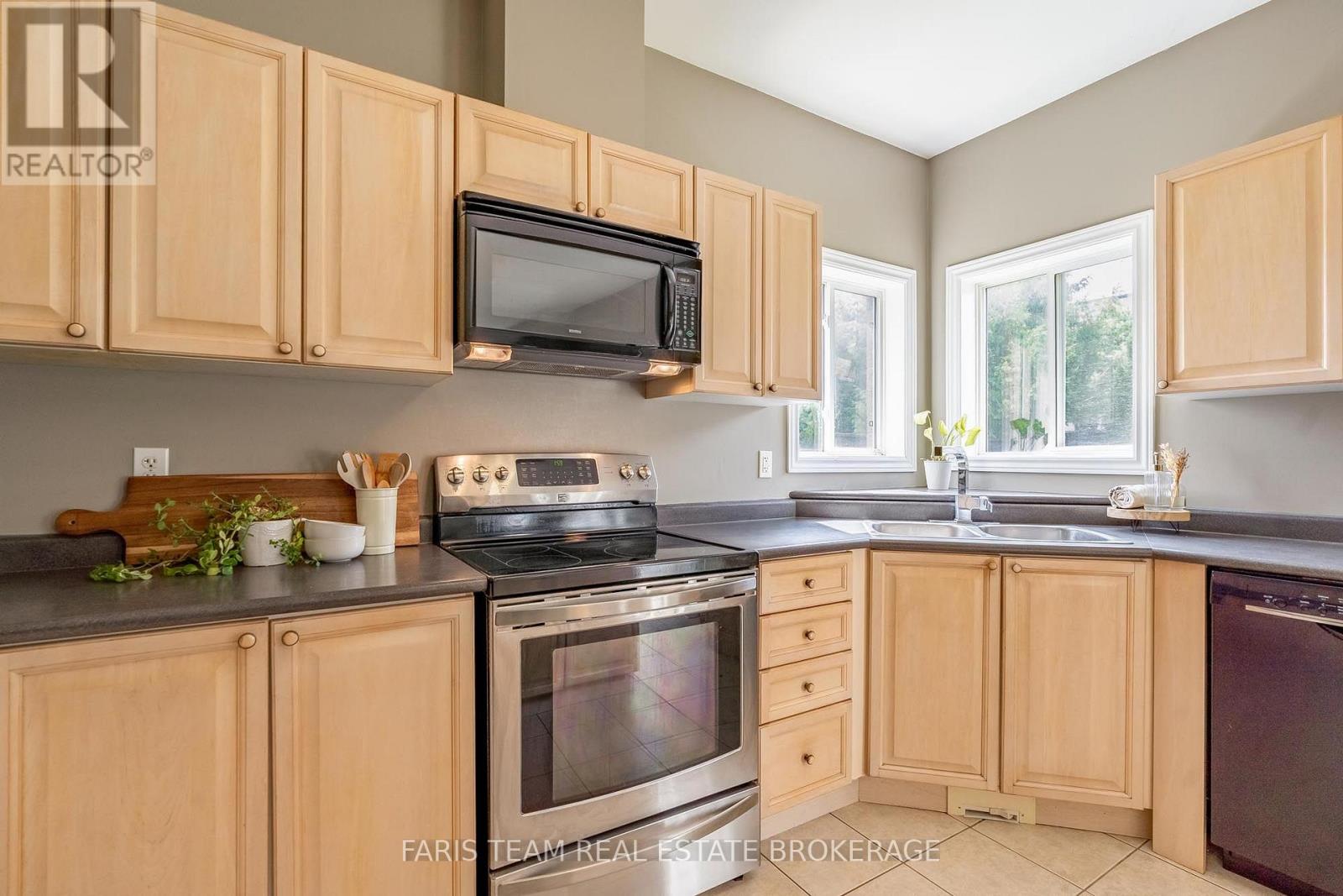 24 Pepin Court, Barrie (Innis-Shore), Ontario  L4M 7J4 - Photo 7 - S13758542