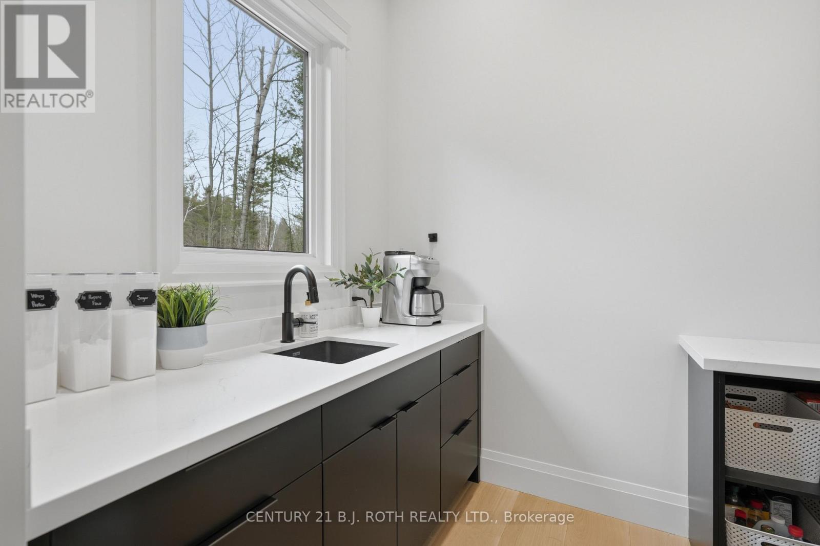 31 Marni Lane, Springwater, Ontario L0L 2K0 - Photo 12 - S13758560